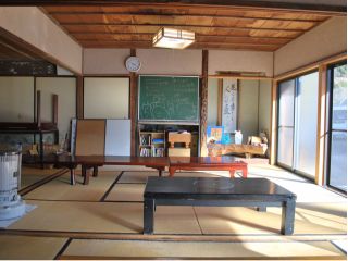 里山の古民家で、ほっとひと息。ここが体験の拠点です。