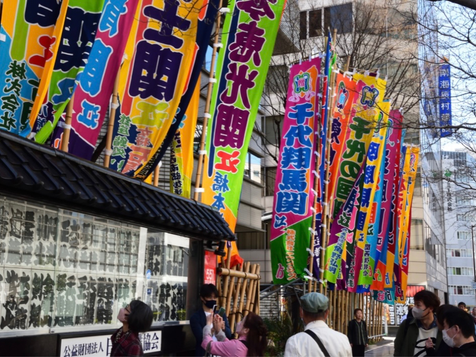 �`�P�b�g�͎��O�ɑ��t����܂��̂ŁA�J�ꎞ�Ԉȍ~�A12�����܂ł̓s���̗ǂ����Ԃɗ��ꂵ�Ă��������B