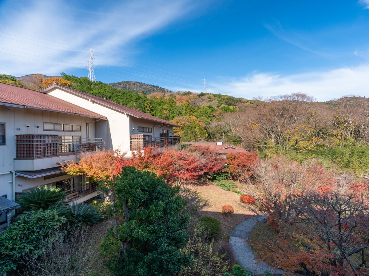 和風庭園「葉ごろも」