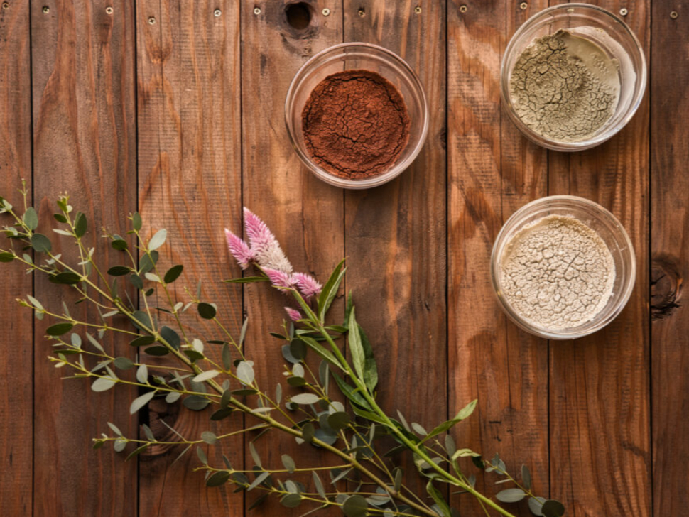 クレイテラピーとは ・クレイの保管、使用方法 ・クレイペーストの作り方 ・クレイの種類 ・実習を行います♪