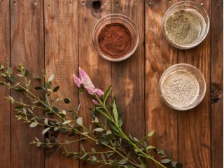 クレイテラピーとは ・クレイの保管、使用方法 ・クレイペーストの作り方 ・クレイの種類 ・実習を行います♪