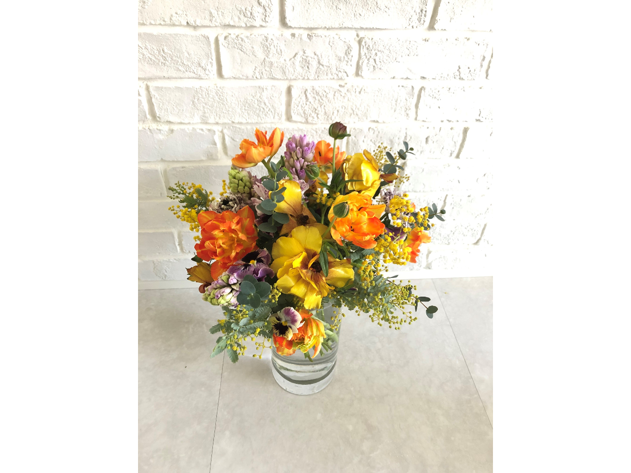 ���i�ʐ^�́j���k�l��i�̉ԑ��͉ԍނ������R�[�X�ɂȂ�܂��B ��5,500�~�̑̌��v�����ł́A�����������Ԃ�ŉԍނ̎�ނ����Ȃ��Ȃ�܂��B