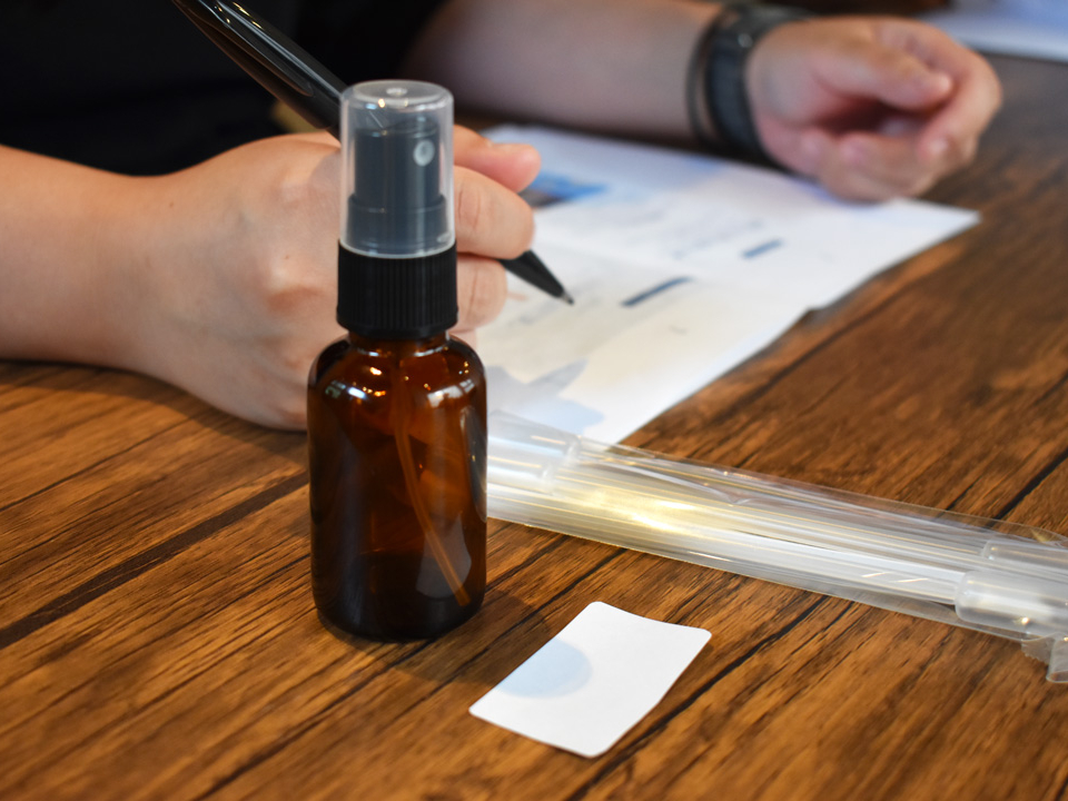 ���[���X�v���[������30mL�̃{�g���A���x���A������������G�b�g�ƃX�|�C�g