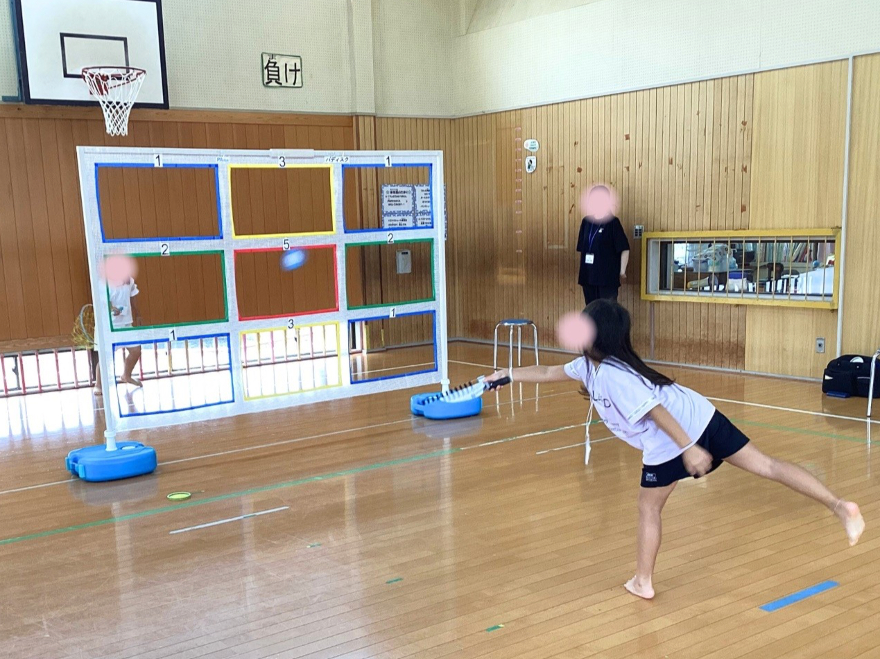 新感覚スポーツ体験♪ パディスクは用具を使ってディスクを飛ばす新しいストラックア...