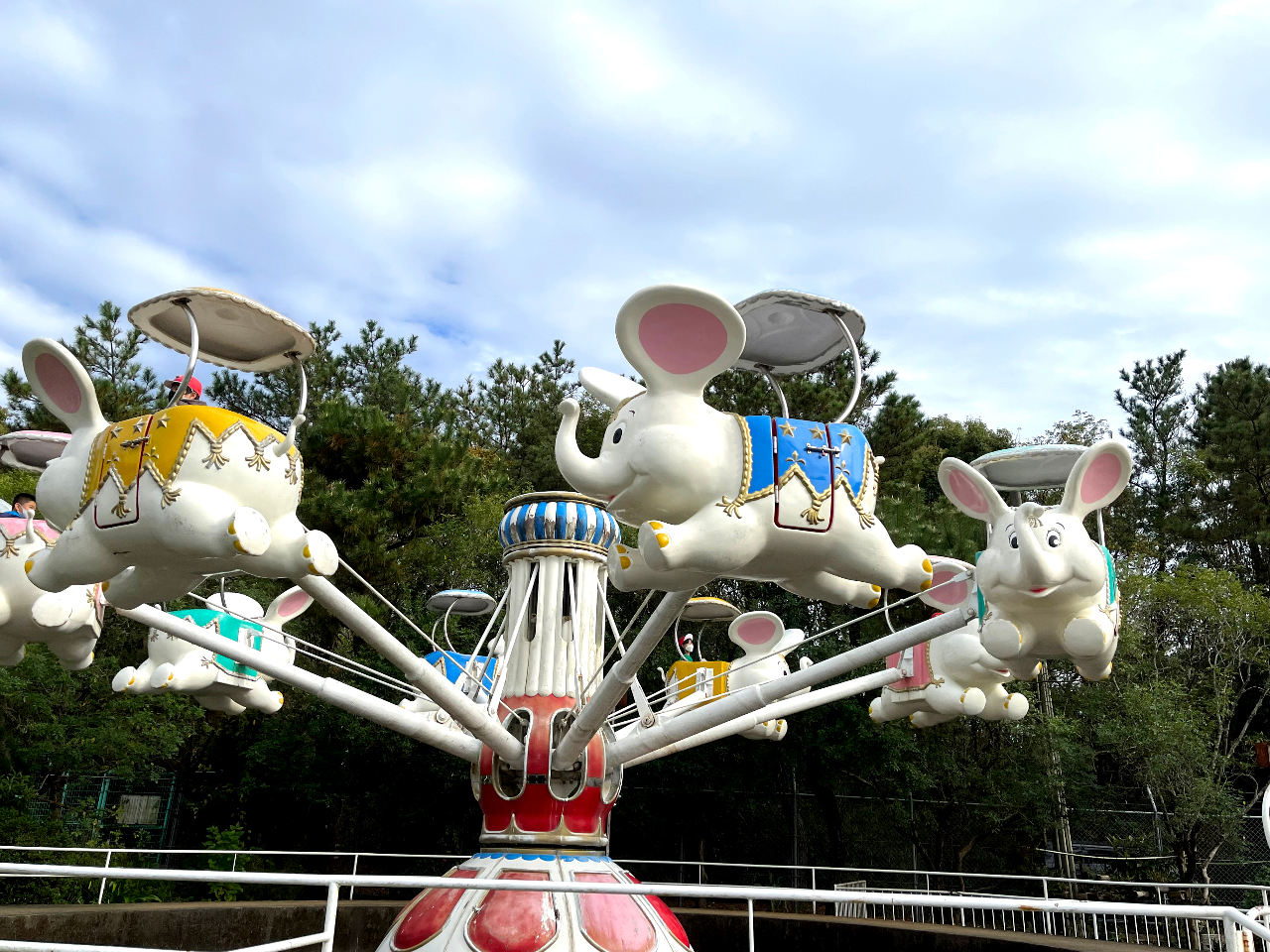 日・祝限定〉【遊園地チケット/13機種乗り放題】/宮崎市フェニックス