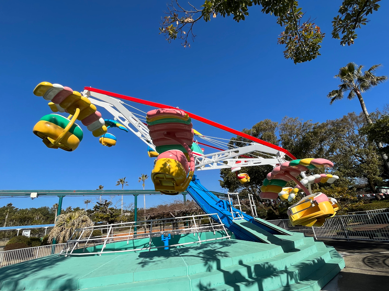 日・祝限定〉【遊園地チケット/13機種乗り放題】（動物園入園料は別途