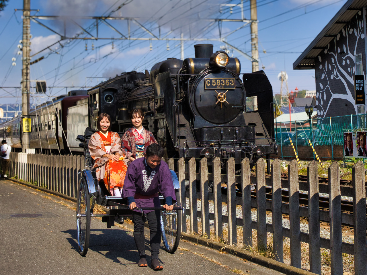 ɂEԂ̃^C~OSLƂʐ^B܂B