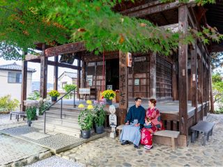 アニメの舞台となった街並みを人力車で巡ります。40分コースでは、お気に入りの場所での撮影をお手伝い。作品の余韻を感じながら、ゆったりと聖地を巡ってみませんか?