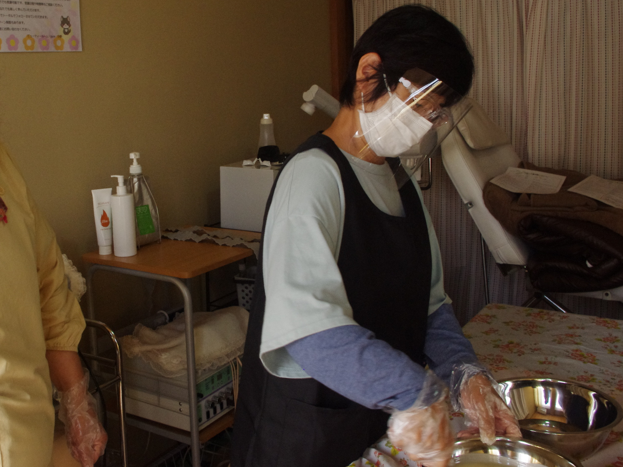 Ր\[_ƃIC킹鎞ɂ̓KlA}XNA܂ƘrBԂōs܂B