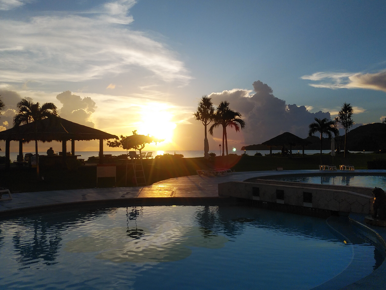 �Ί_�V�[�T�C�h�z�e���v�[���T�C�h���猩��[��