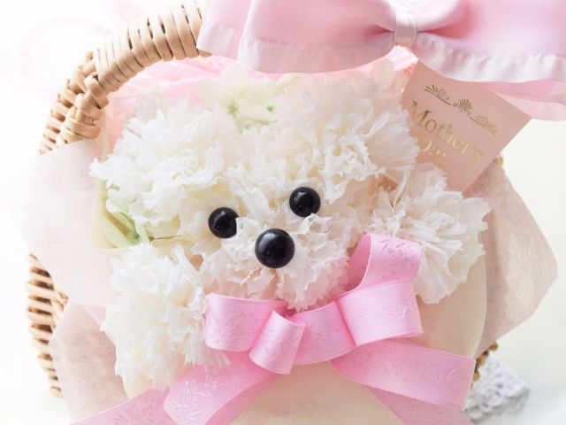 こちらはホワイトやアイボリー系のお色で作るわんちゃんです。お色の参考に。