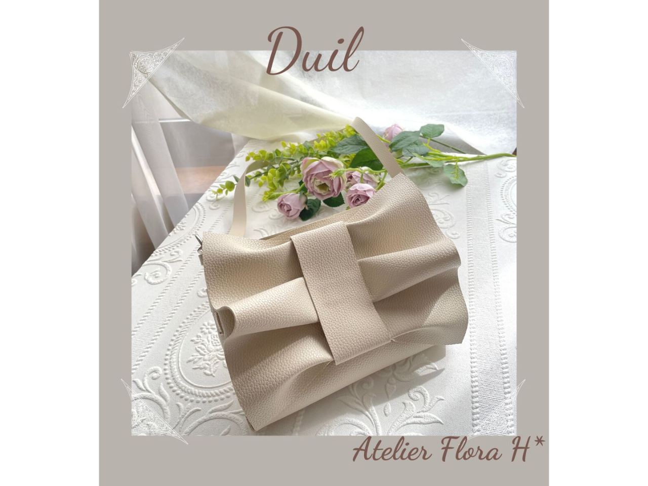 ミニショルダーバッグです。ちょっとしたお出かけに便利です!