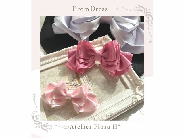 4,000円コースのフリルたっぷりリボンです。とっても可愛いのでバレッタやクリップ仕上げでヘアアクセサリーでも、チャームでバッグに付けても可愛いです!難易度高め