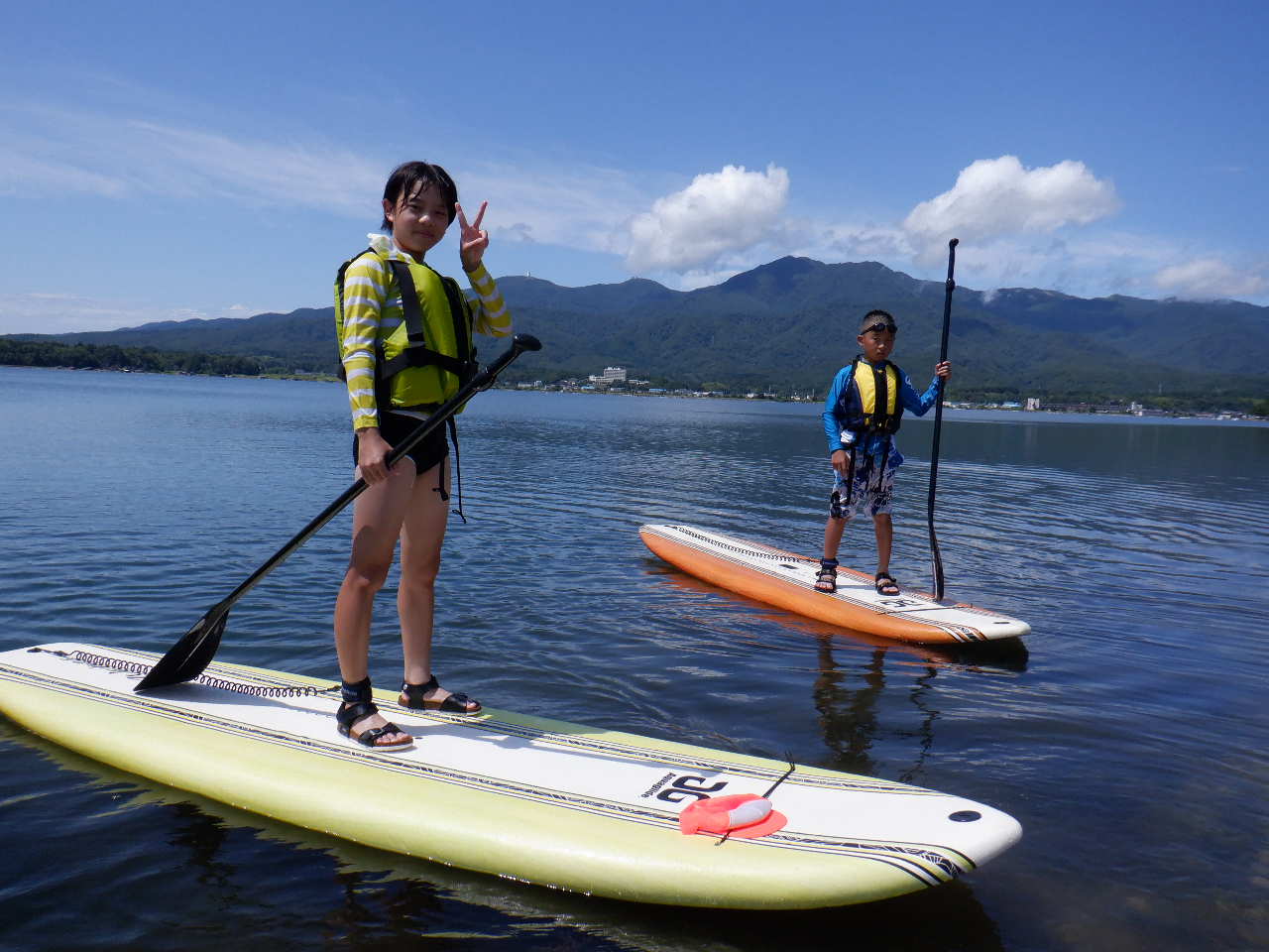 ���{�S�i�̉��Ό΂ŁA�q���������喞���BSUP���������܂��B