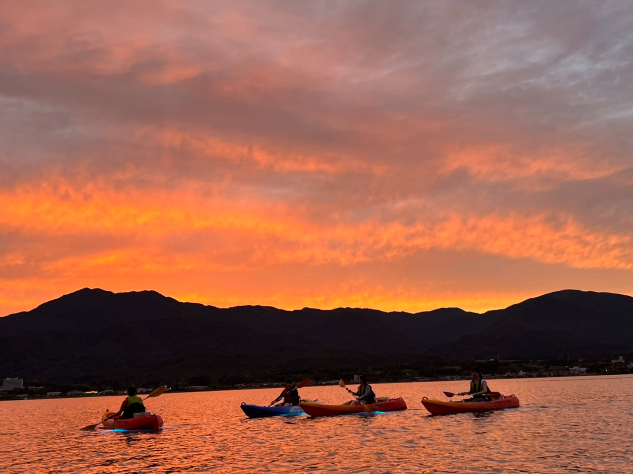 �[�H�O�́A�T���Z�b�g�J���b�N�������߁B�卲�n�̎R���ɗ[�Ă����f���܂��B�̌���ɂ́A�z�e���Ŕ��������[�H�����y���݂��������B