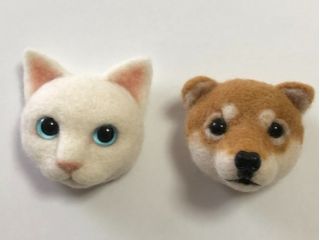 体験レッスン用の柴犬ブローチOR白猫ブローチ