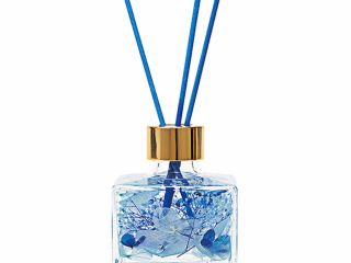 ブルーはベイビーローズの香りです。グリーンはカクテルブーケの香りです。お申し込み時にお選びください。