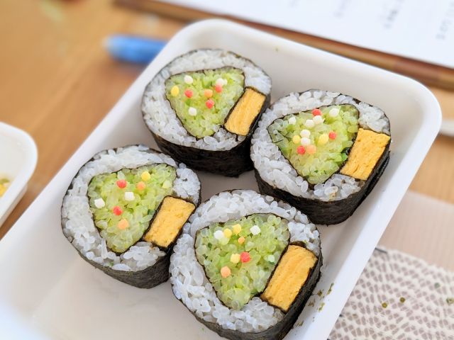 季節に合わせた巻き寿司レッスンをしてます!