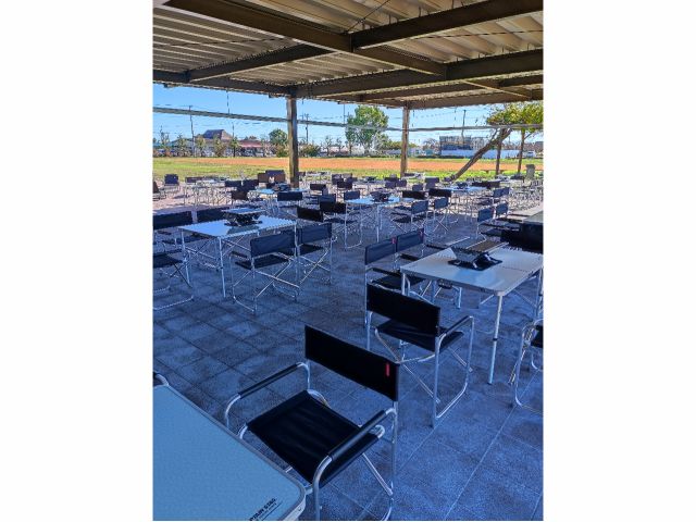 屋根を備えていますので、雨の日や日差しの強い日でもお楽しみいただけます♪