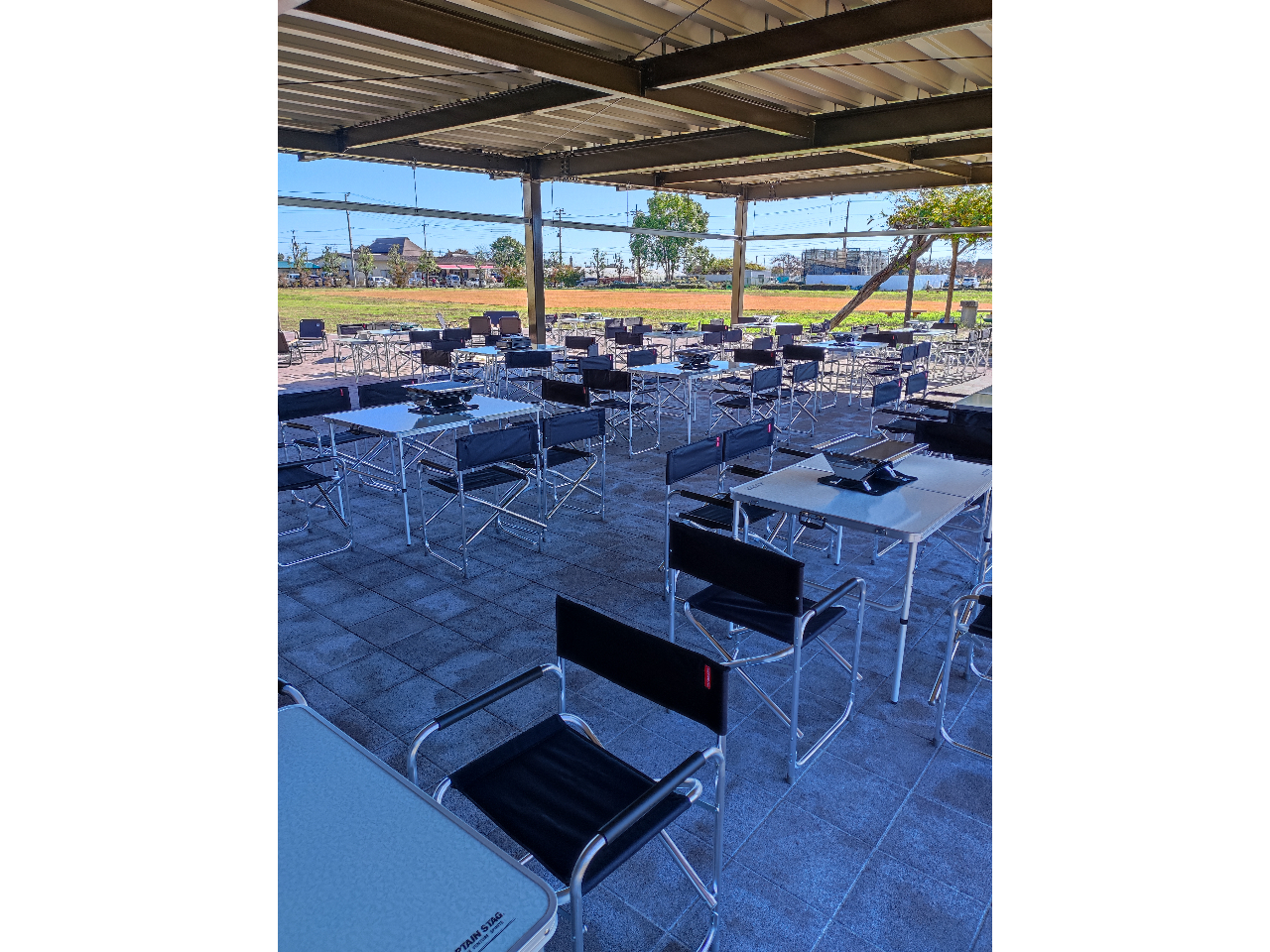 屋根を備えていますので、雨の日や日差しの強い日でもお楽しみいただけます♪