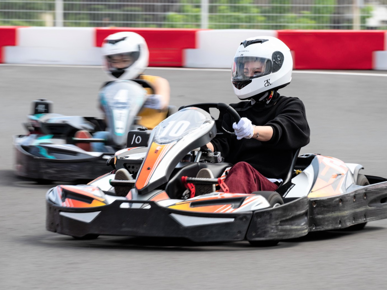 大人カートは15歳以上&身長145p以上から乗車可能です。