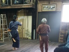 忍び足等の稽古風景です。【撮影場所は能勢道場】