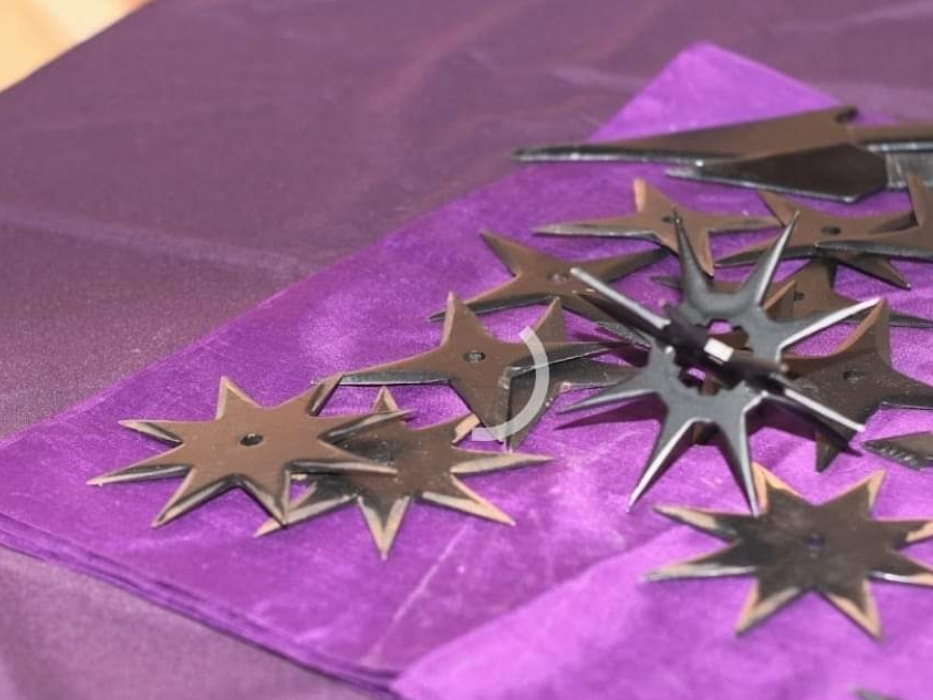 手裏剣と言っても様々です。希望者には、色々と試して貰います。(追加料金不要)