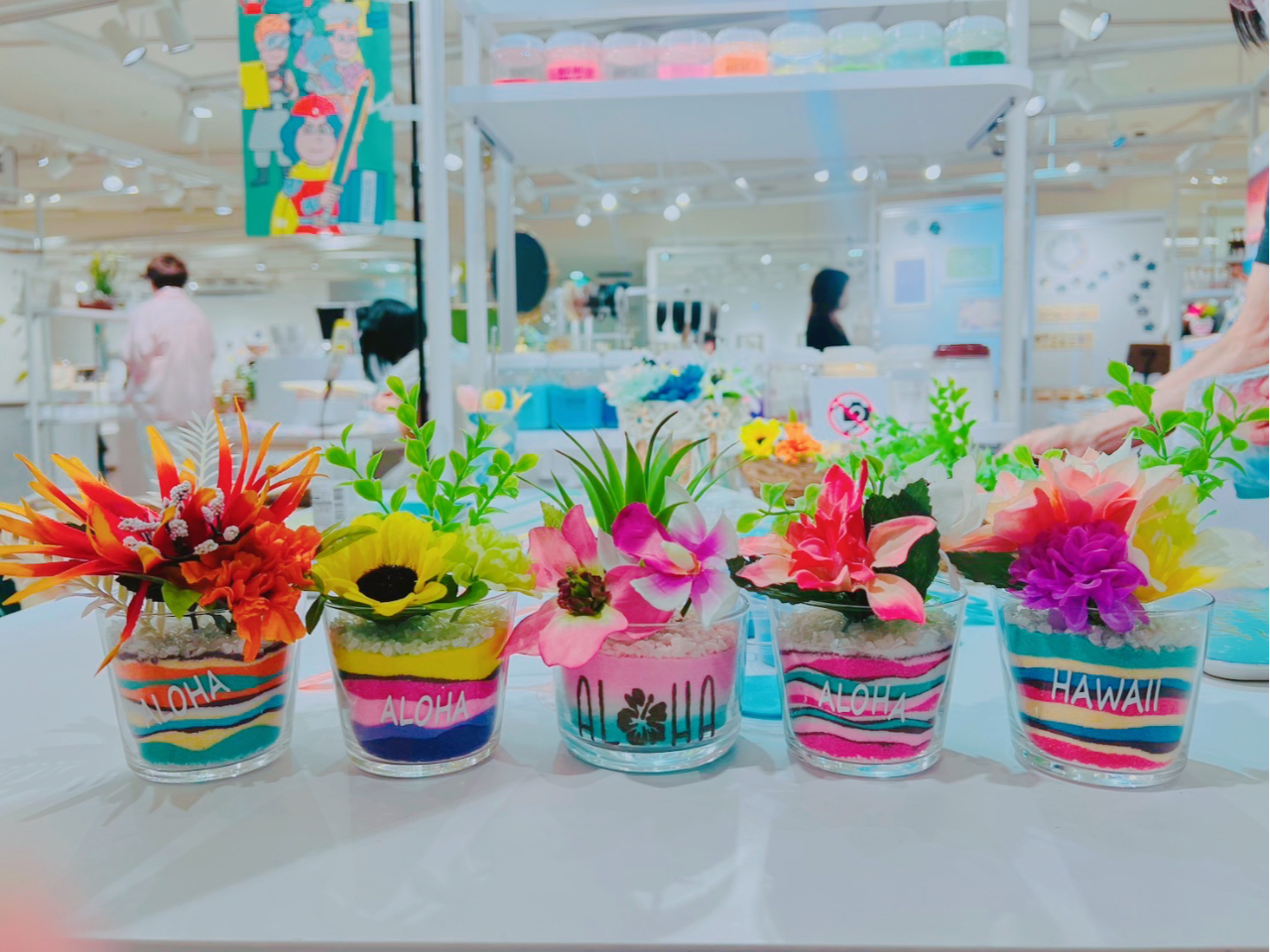 SݓXȂǂŊJÂĂnCAt[AWThA[g