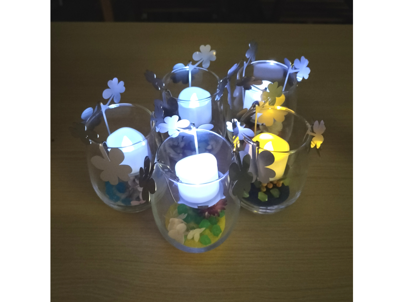 ワイングラスもしくはタンブラーの選択となります。