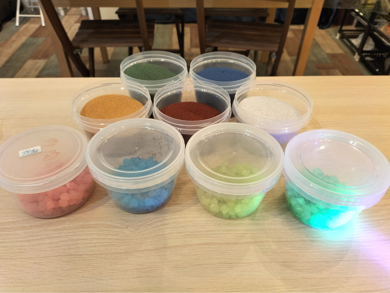 ̓J[ThAO͒~΂ɂȂ܂B~΁iۂ͎j̓u[AO[AsNAZu[ɂȂ܂B