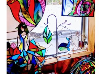 多数図案用意有ります。好みのガラスを選んで、ガラスカットから仕上げまでの本格的な工程を体験、楽しんで貴方だけのオリジナル作品作りができます。