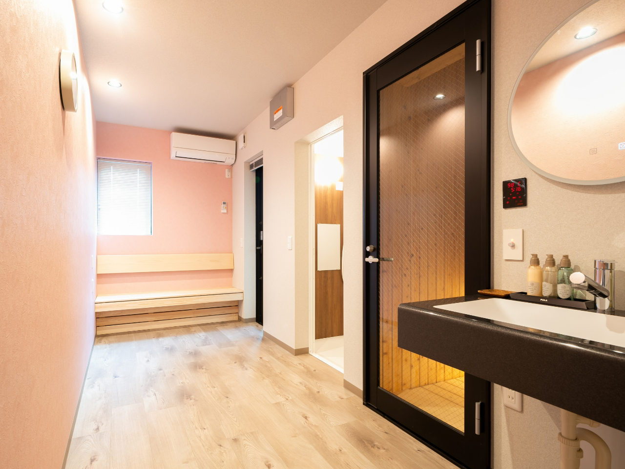 p[̒EߏAʉϑAƂƂ̂Xy[X