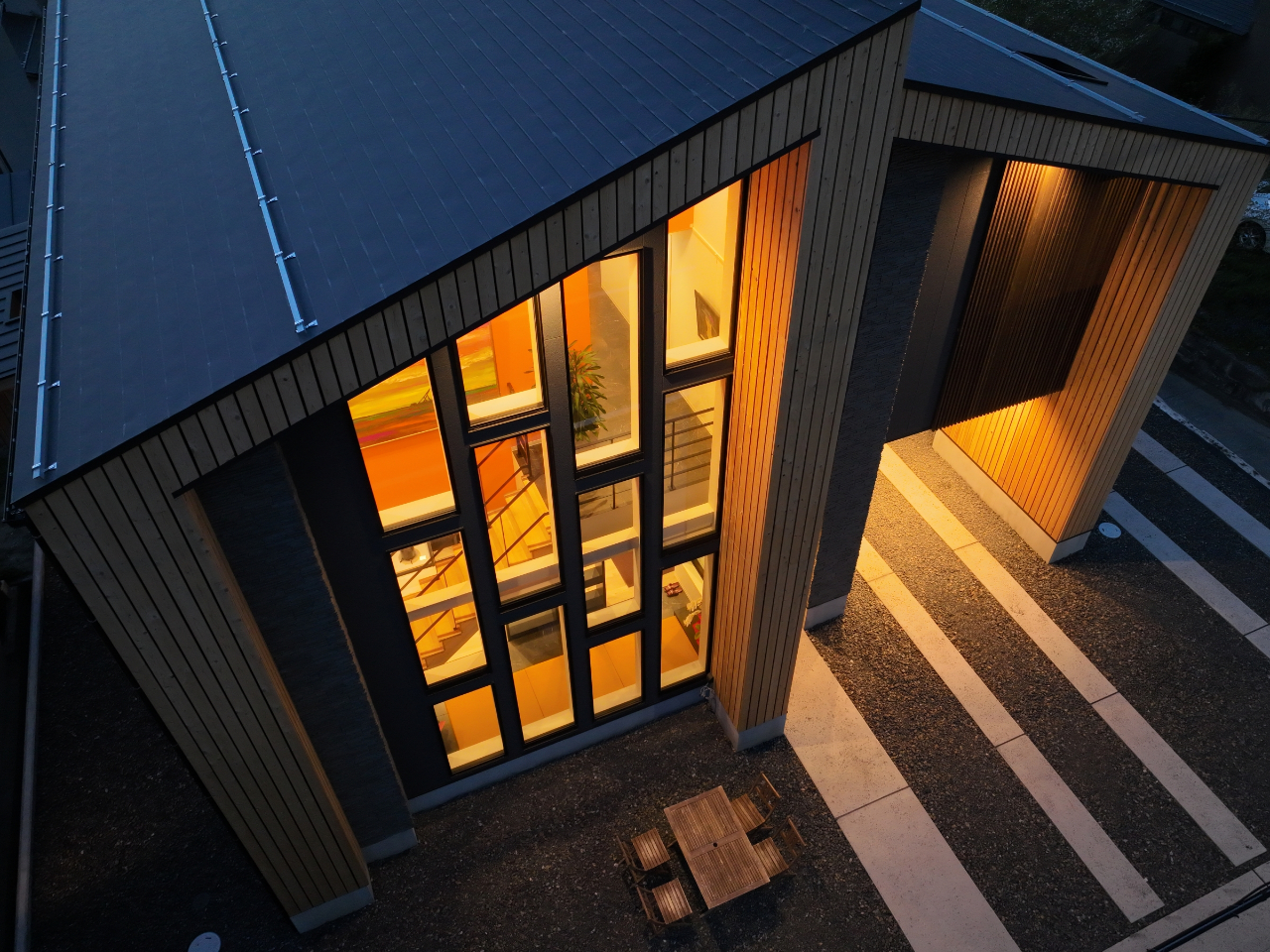 木をふんだんに使ったお洒落な外観