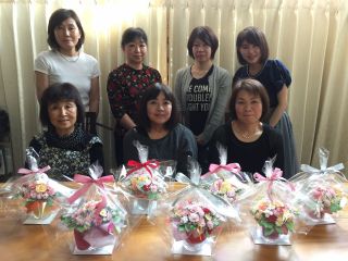 参加者の皆さんの年齢もまちまちですが、皆さん、アイシングを通して、とても仲良しになっています。