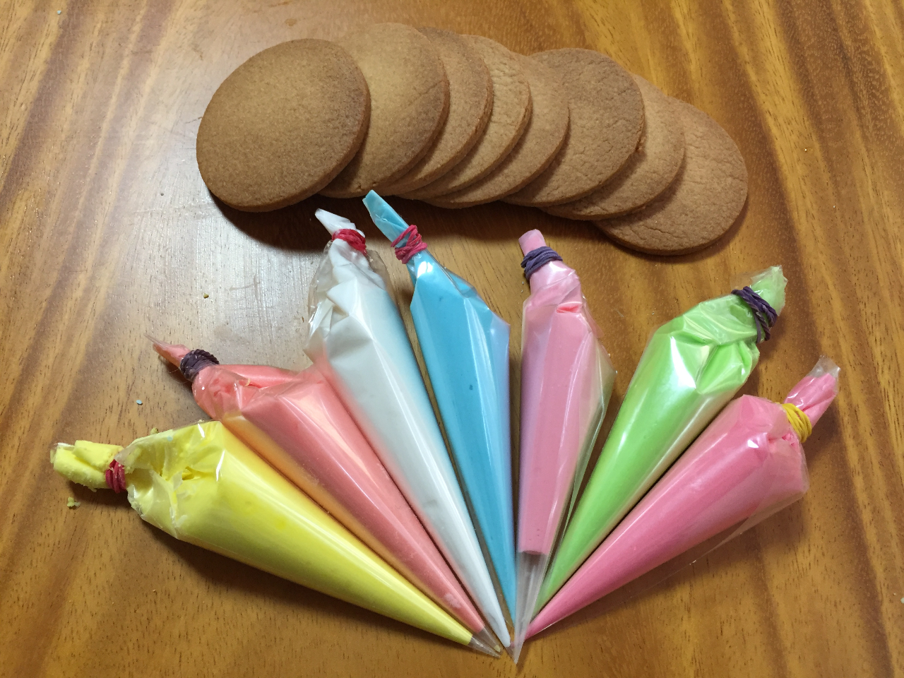 NbL[ɂG`ACVOy[XǵA̍DȐFꂿႢ܂B