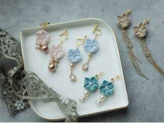 つまみ細工 体験 アレルギー対応金具 選べる内容 ピアス イヤリング カラー 下がる部分パーツ お好みのパーツを合わせて 自分だけのアクセサリーを作れます