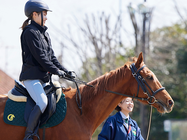 <狭山×乗馬体験>女性限定お一人様プラン♪乗馬経験がなくてもスタッフとマンツーマ...