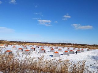 青空の下でワカサギ釣りをしましょう♪