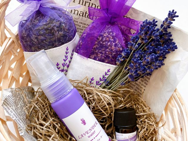 夏期*あろまの森ラベンダー畑で採れたラベンダーで香り袋(ポプリ)作成、ラベンダー虫除けスプレー作成、ひんやりラベンダージェル作りなど。