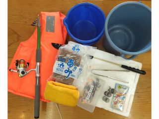 ・釣具一式貸出(竿、リール、仕掛け、ライフジャケットなど)、餌(アカアミ)をご用意 します。