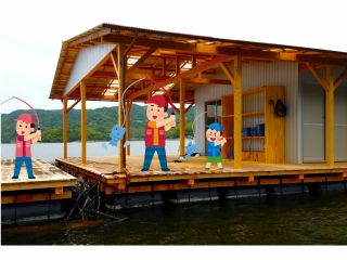 (イメージ写真) 屋根付き筏を使用「簡易トイレ」「簡易休憩室」など完備されていて飲食も可能です。