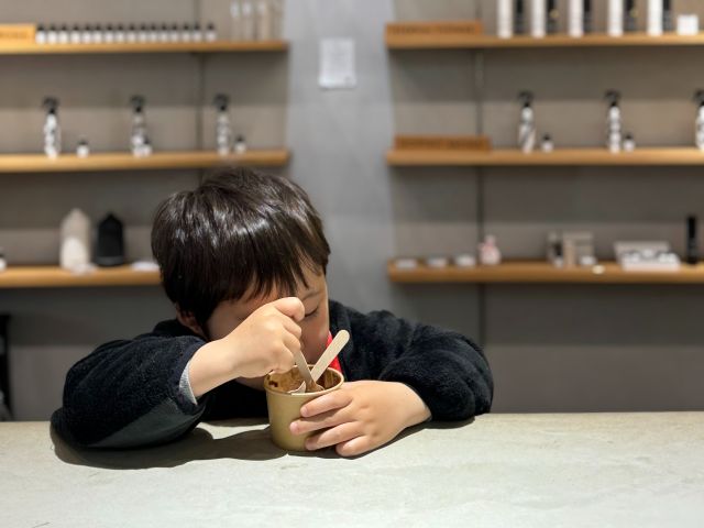 自家製ハーブティーや手作りアイスなど、カフェメニューを楽しみながら調香体験が出来ます!