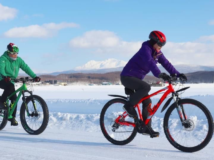 2025年開催予定】冬の富良野でサイクリングツアー！〈カフェ休憩付き