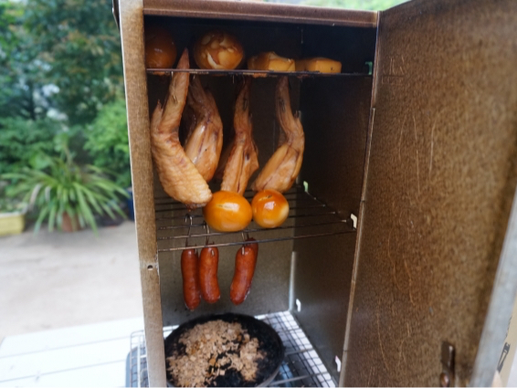 �ق�̂ЂƍH�v�ł�����݂̐H�ނ����������N��̃X�e�[�W�֘A��čs���Ă���܂��B