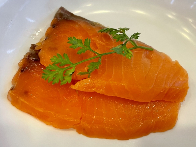 �����Ƃ�Ƃ����X���[�N�T�[�����������ō��܂��B�I�J�Y�Ƃ��Ă��̂܂ܐH�ׂĂ��A�p���ɋ���ŃT���h�E�B�b�`�ɂ��Ă��A�����̃c�}�~�ɂ��ō��̈�i�ł��B