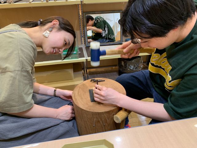 イニシャルや記念日も自分で入れられます