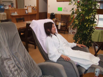 jqXߎ̐^ʂɂ}bT[W`FA[B 瑫܂őSgقĂ܂B 