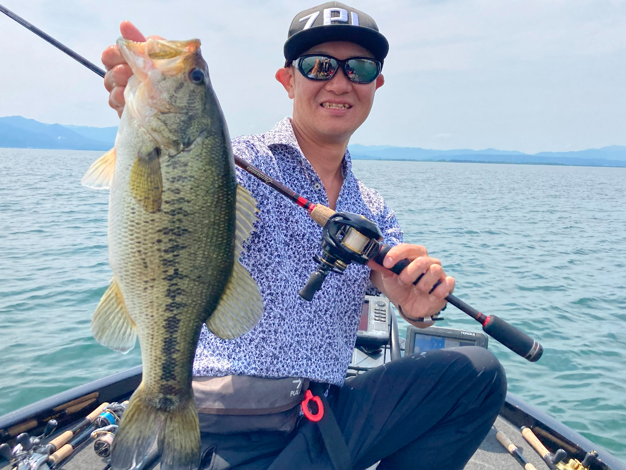 手ぶらOK！びわ湖釣りガイド/ワンデイ9h】1組65,000円 *3名様まで