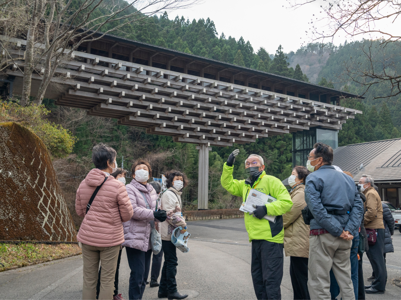 雲の上のギャラリー案内風景