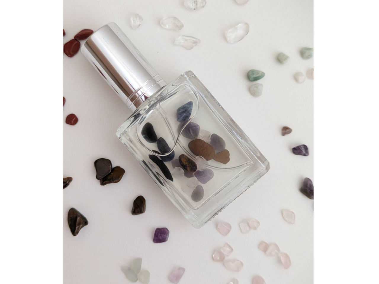 天然石が入ったオリジナル香水づくり